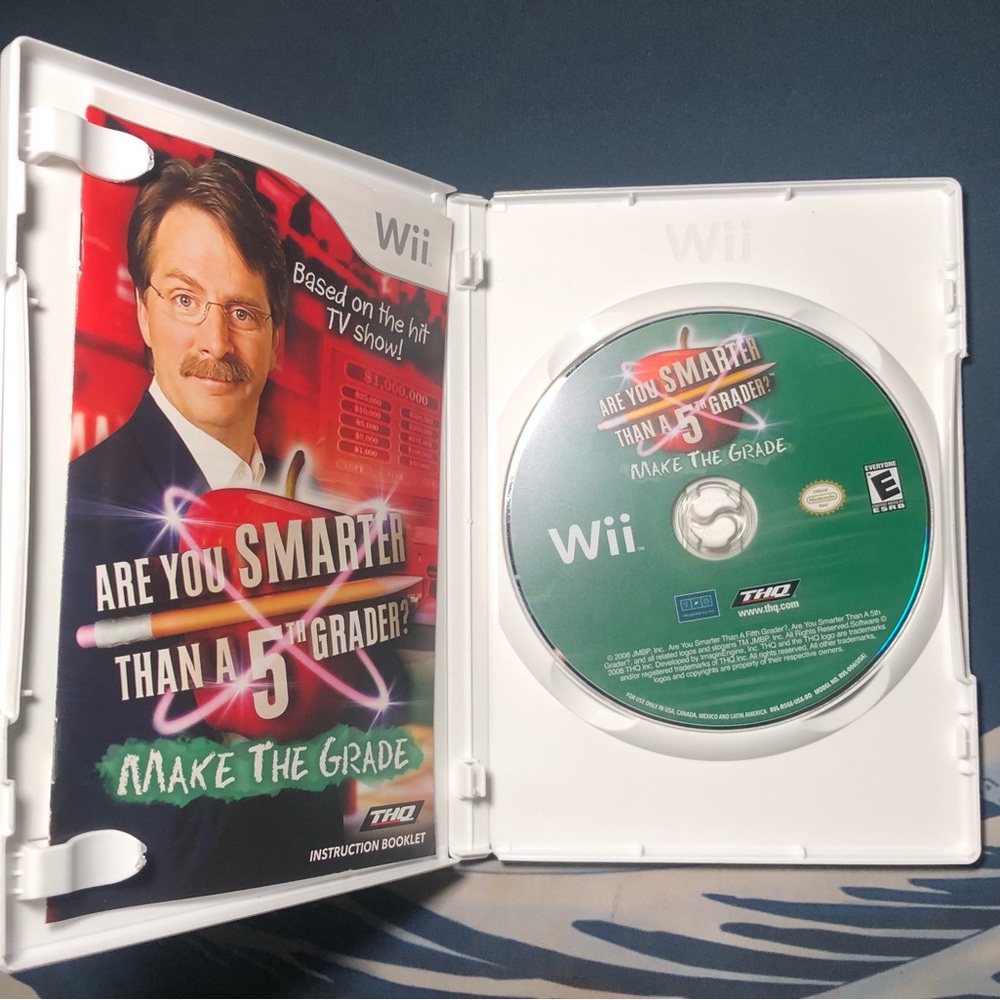 Wii "Are You Smarter Than a 5th Grader?" Game Disc & Booklet